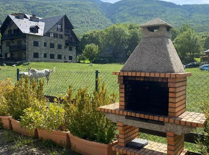 Lägenhet Check-in Casas Cumbre De Benasque *